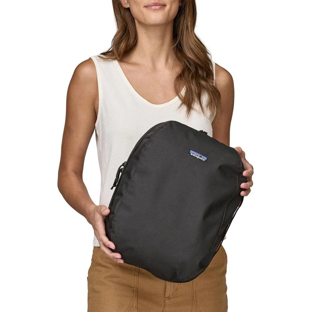 Patagonia Black Hole Cube 14L (Black w/Black) - Image 4
