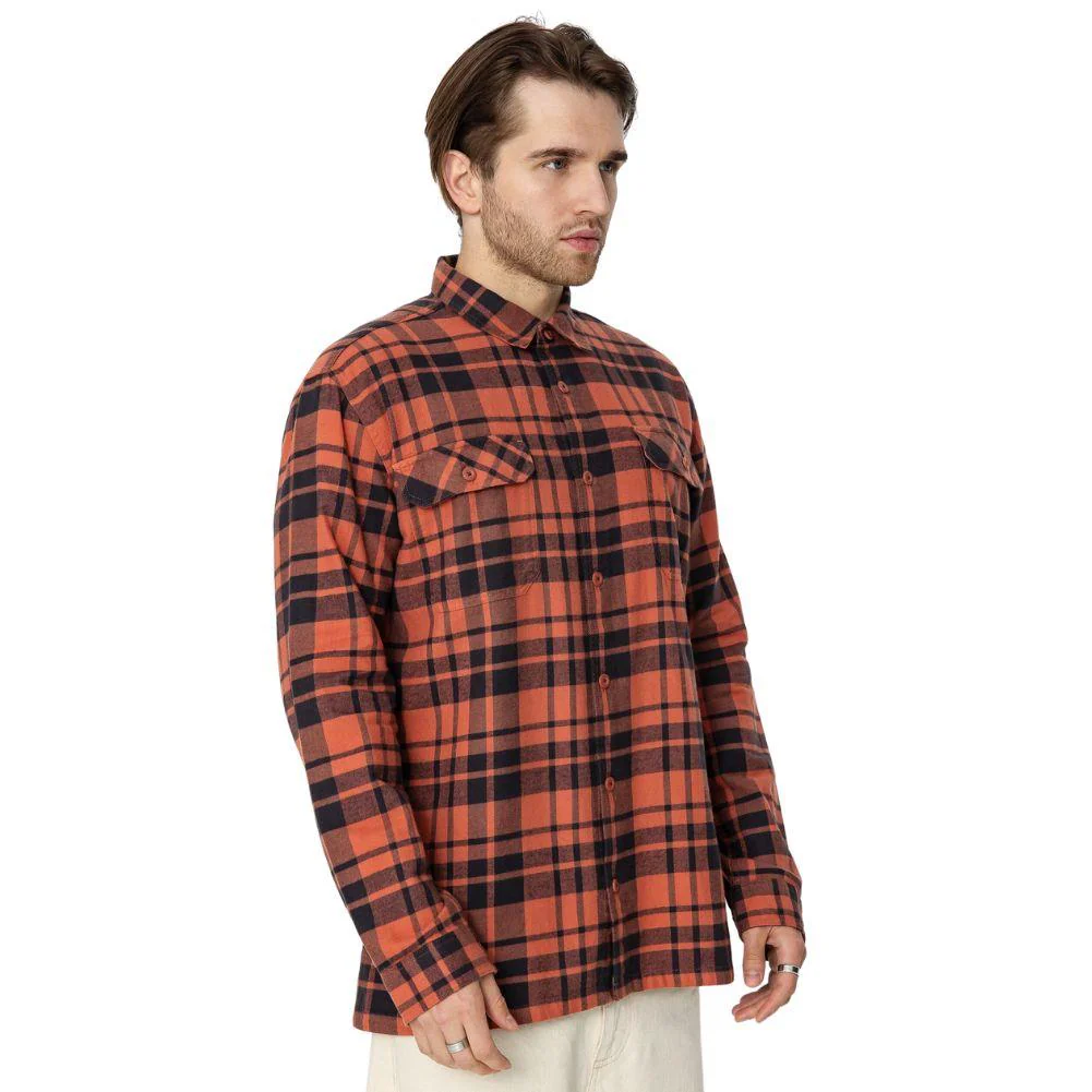 Patagonia Men's Insulated Organic Cotton Midweight Fjord Flannel Shirt (Ice Caps/Burl Red) - Image 2