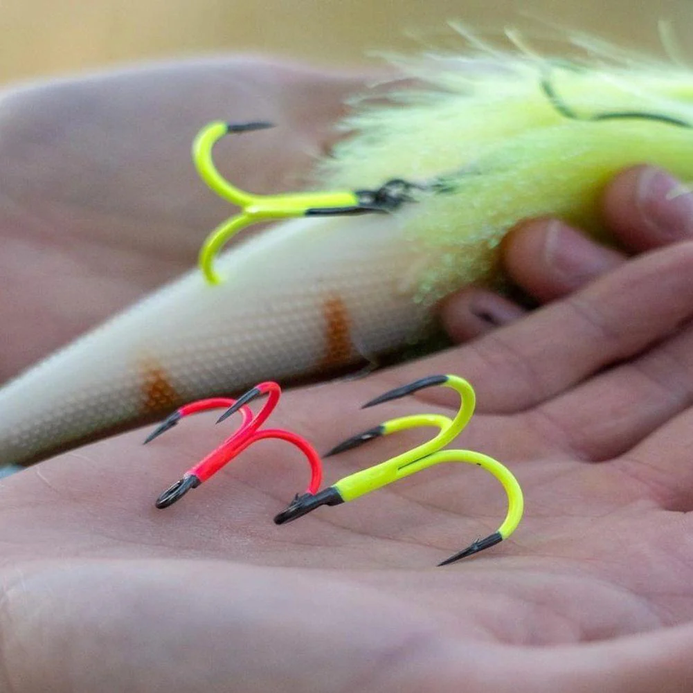 VMC 4551 UV Assorted Round 2/0 Treble Hook x4 - Image 4